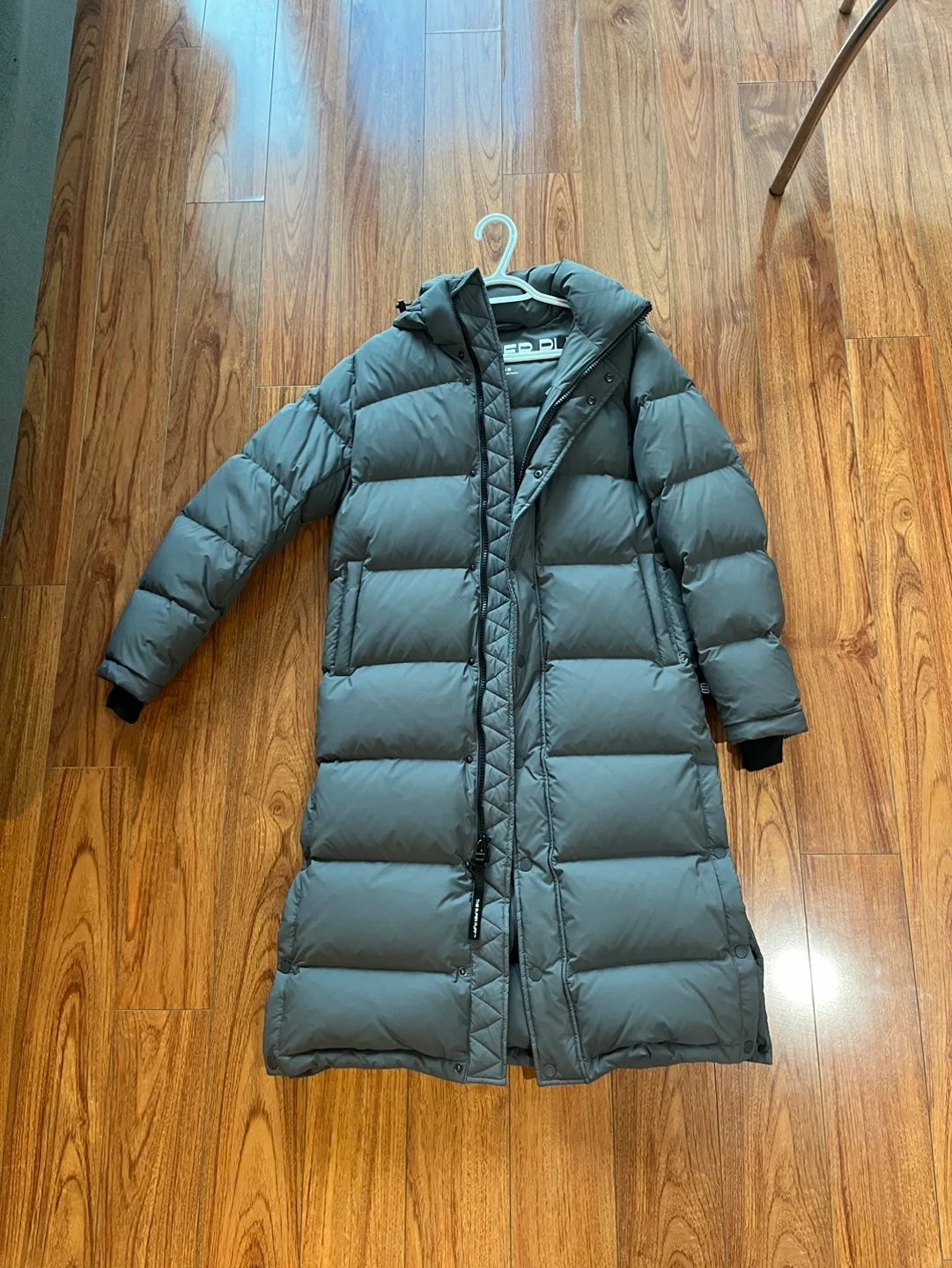 Aritzia the super puff long image indicator(2)