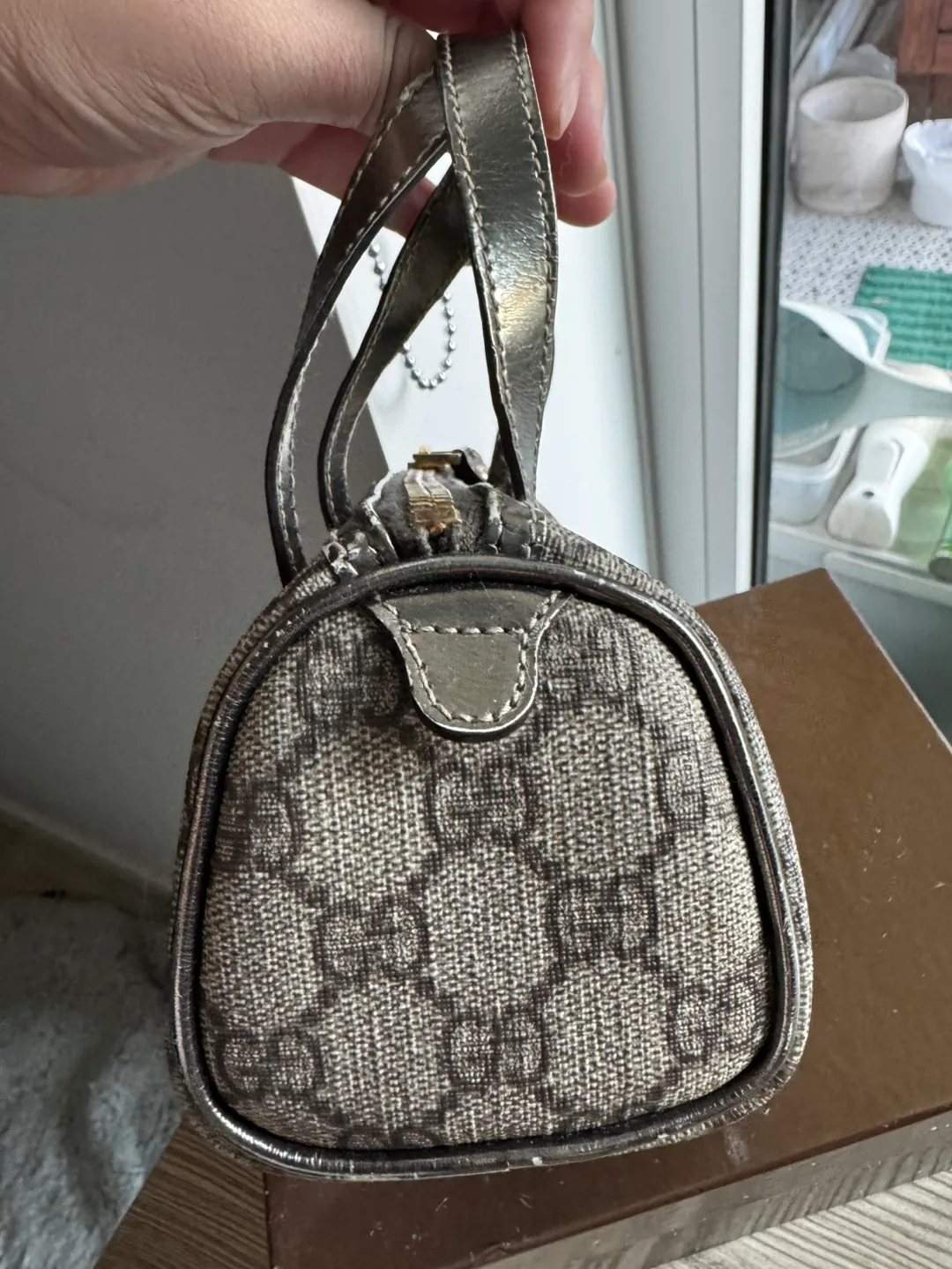 Authentic Gucci GG Supreme Joy Boston Mini image indicator(4)