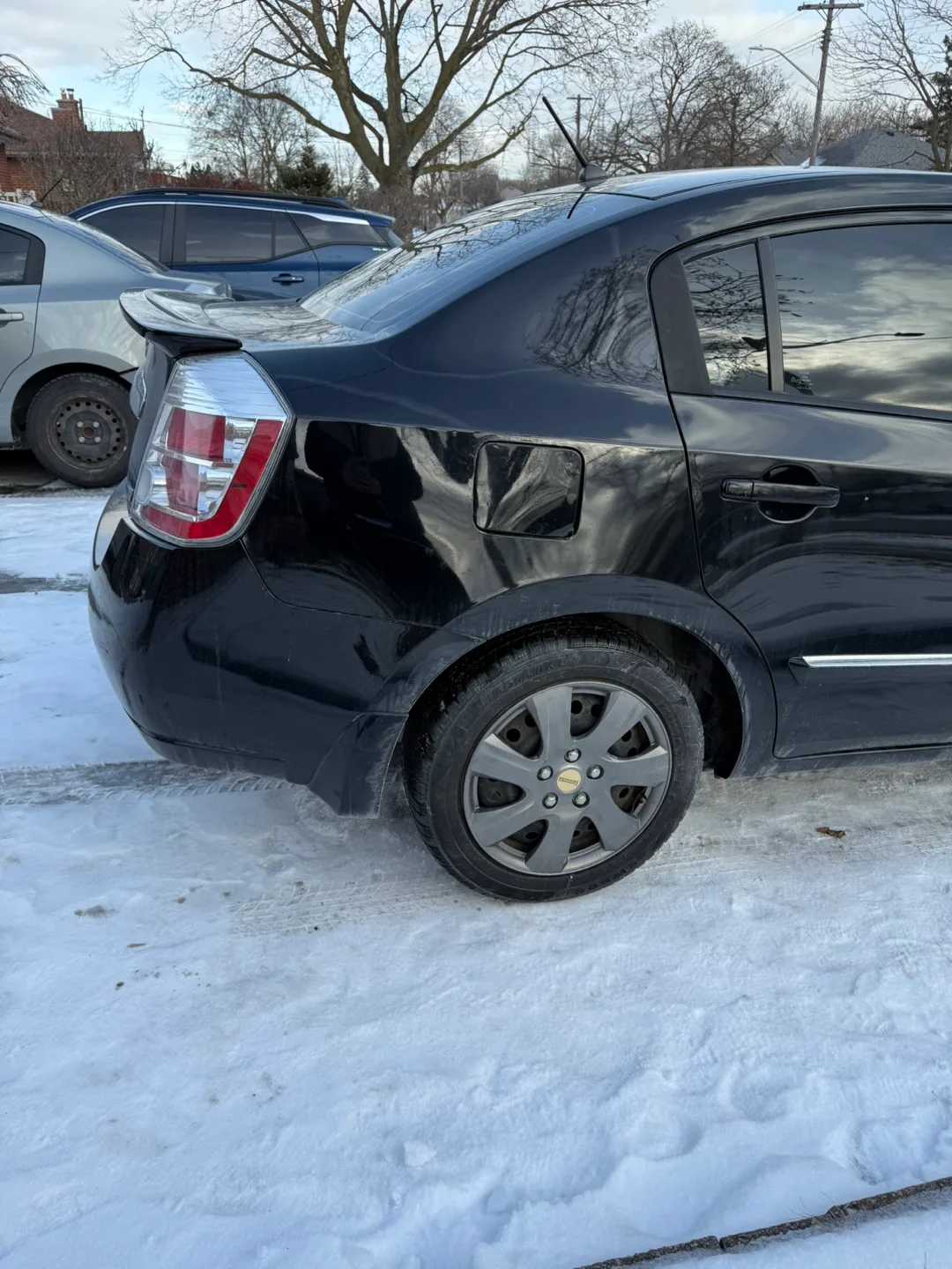 2012 Nissan Sentra - Black Sedan image indicator(8)