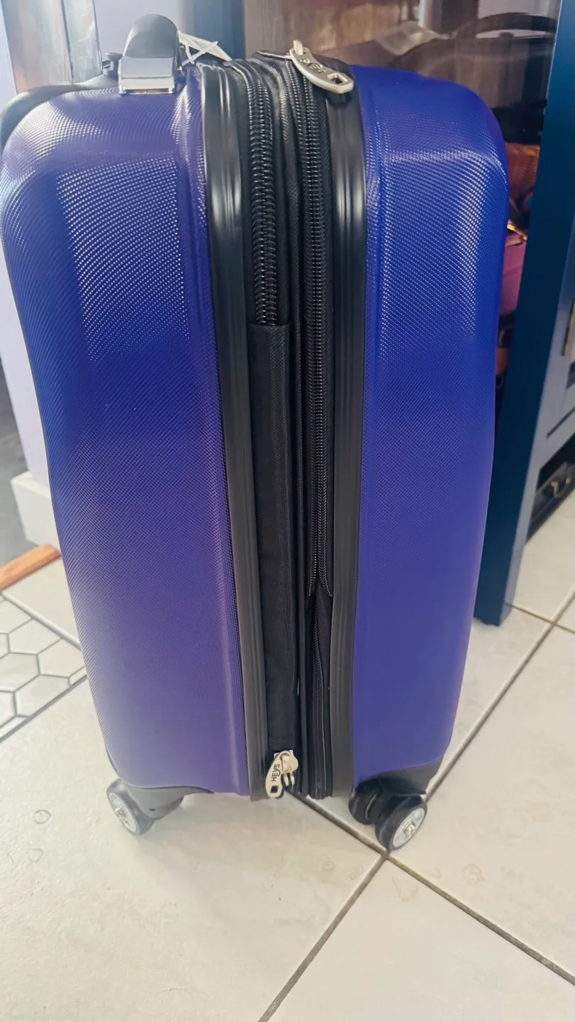 HEYS PearlLite Carry-On Suitcase - Purple image indicator(4)