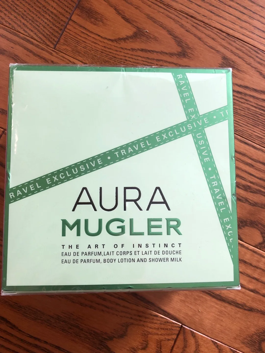 Mugler Aura Gift Set - Travel Exclusive image indicator(3)