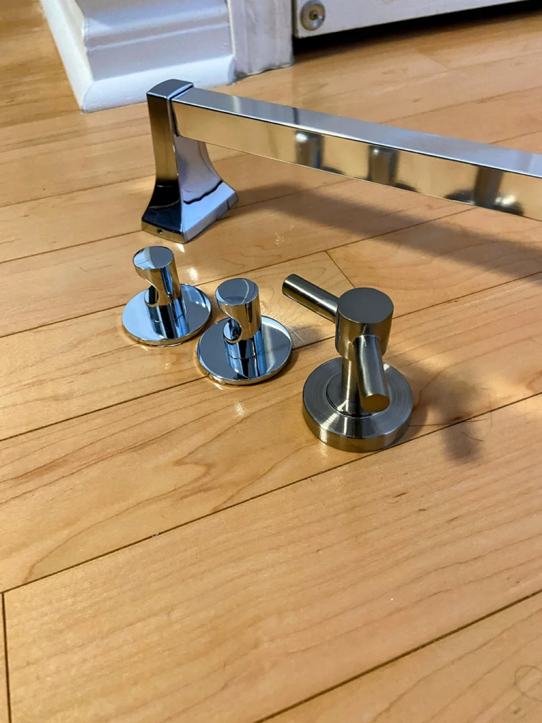 Bathroom Hardware Set - Towel Bar and Robe Hooks thumbnail