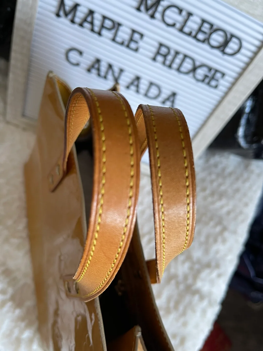 Pre-owned LV handbag 🏈 image indicator(2)