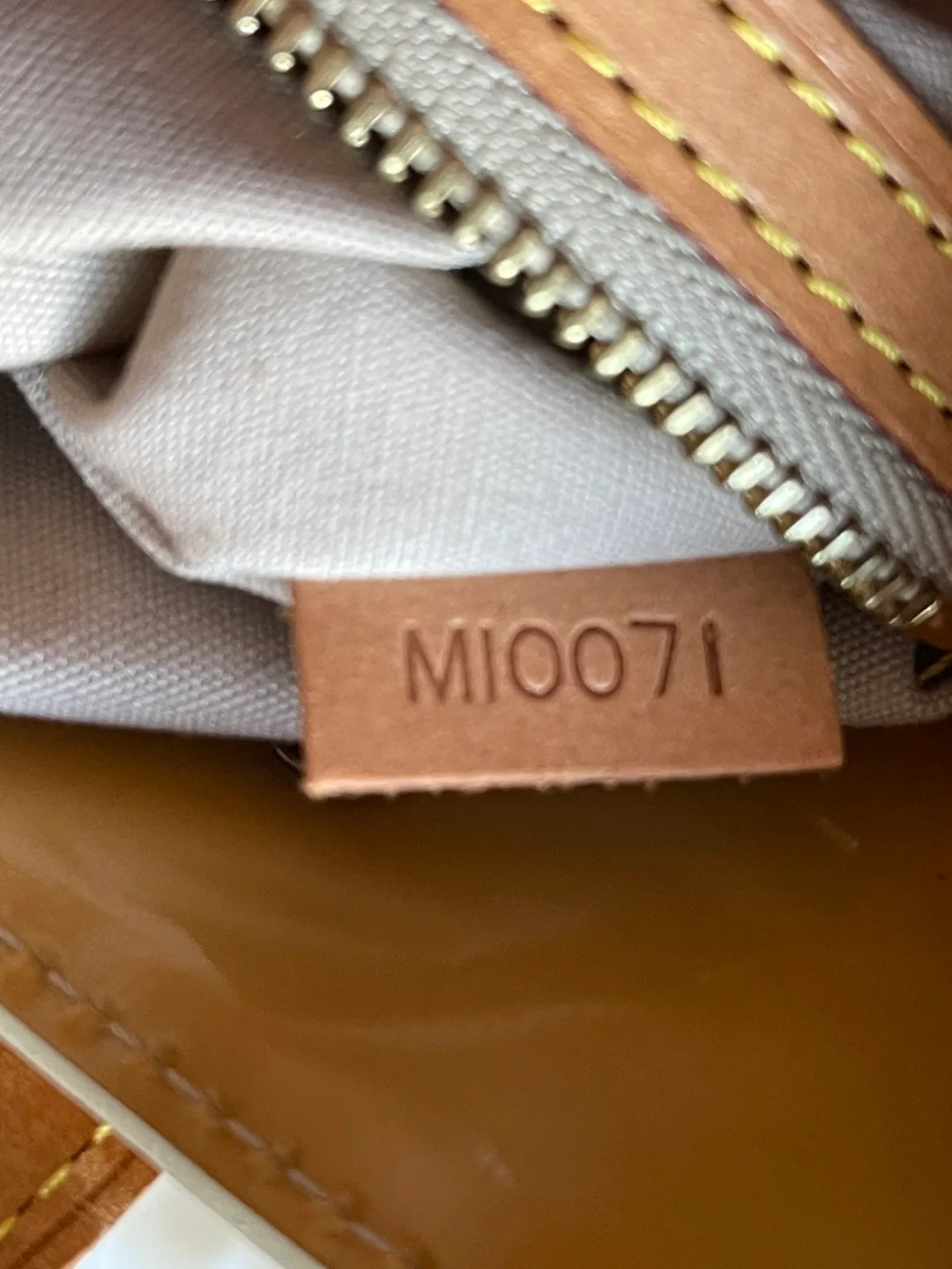 Pre-owned LV handbag 🏈 image indicator(4)