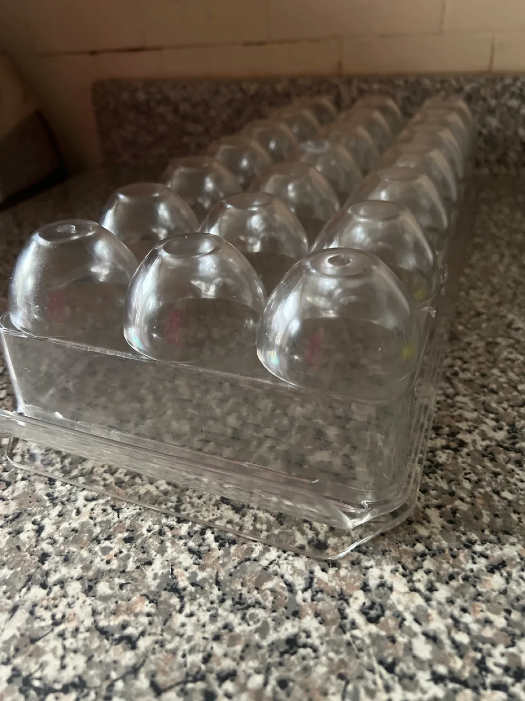 🏈Clear Plastic Egg Container with Lid image indicator(5)