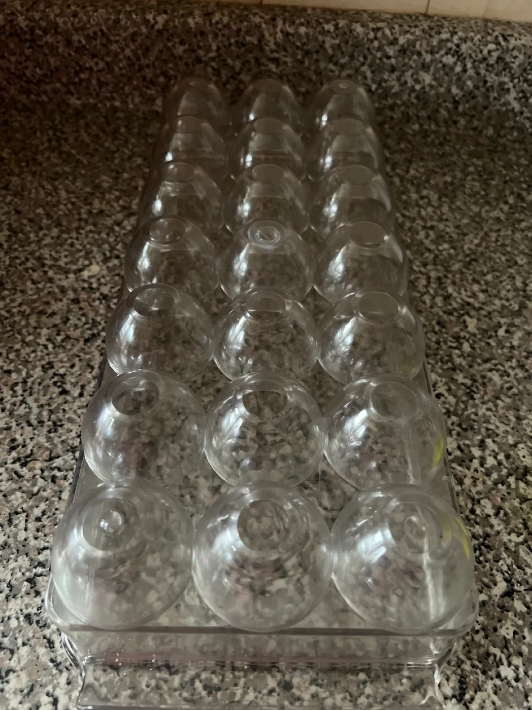 🏈Clear Plastic Egg Container with Lid image indicator(7)