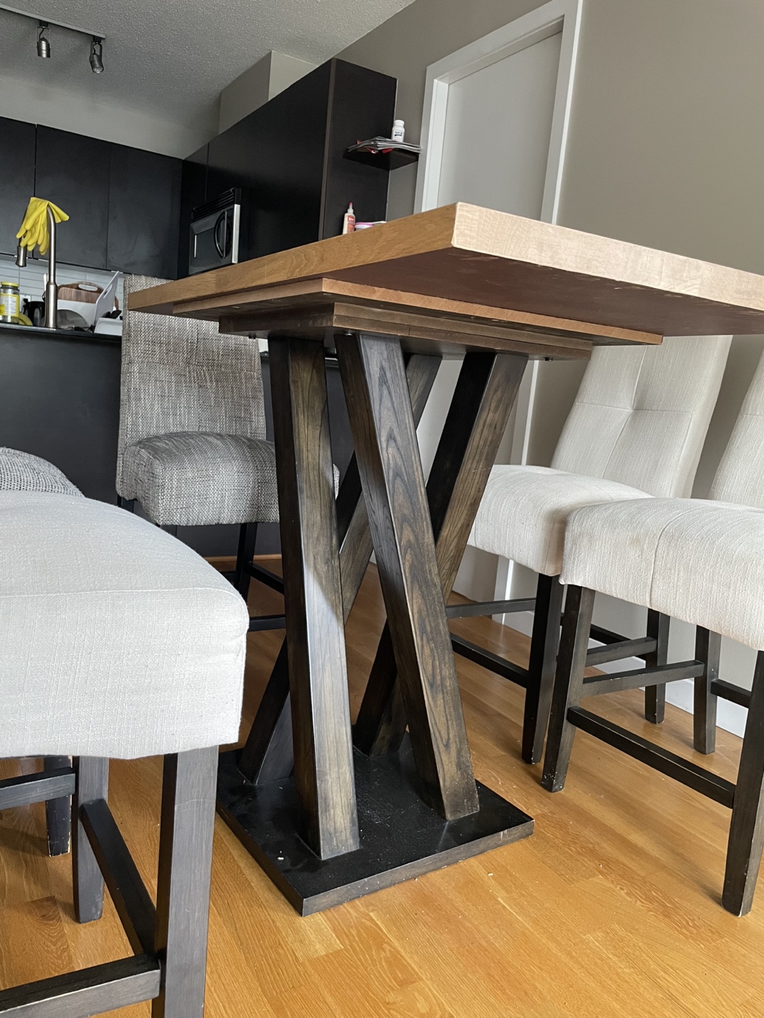 Modern Dining Table Set with 5 Upholstered Chairs - photo 3