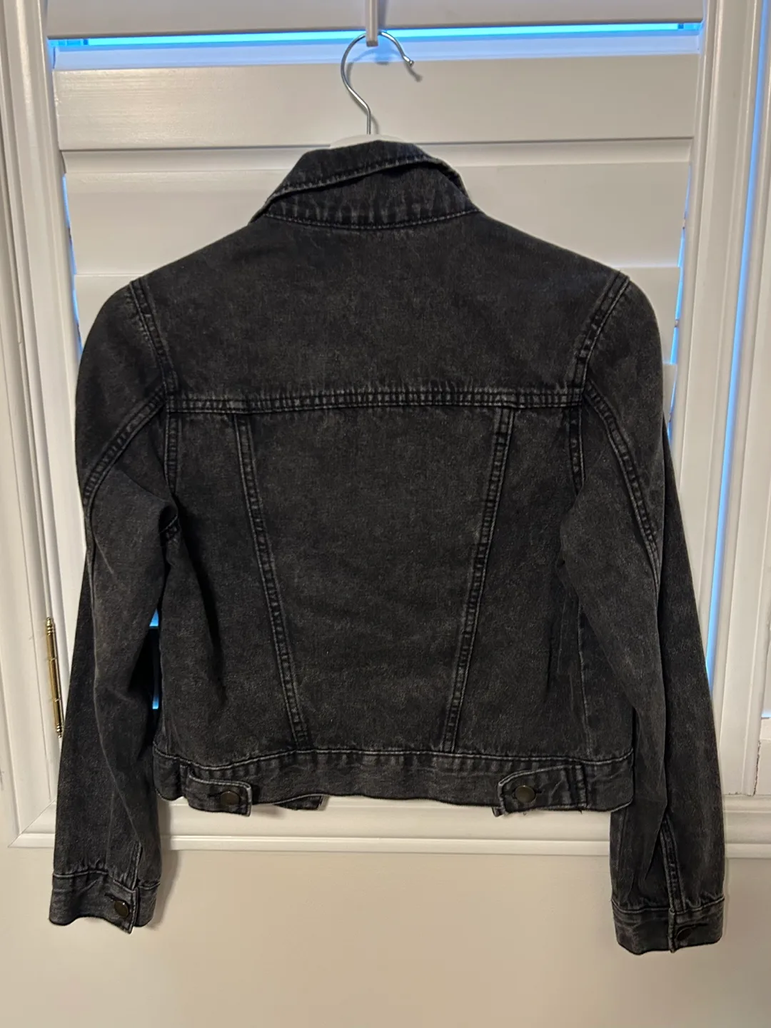 Black Cropped Denim Jacket image indicator(2)