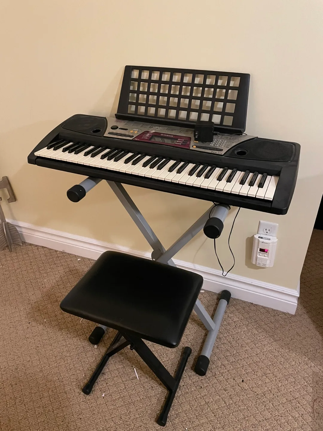 Yamaha PSR-172 Keyboard with Stand and Bench thumbnail