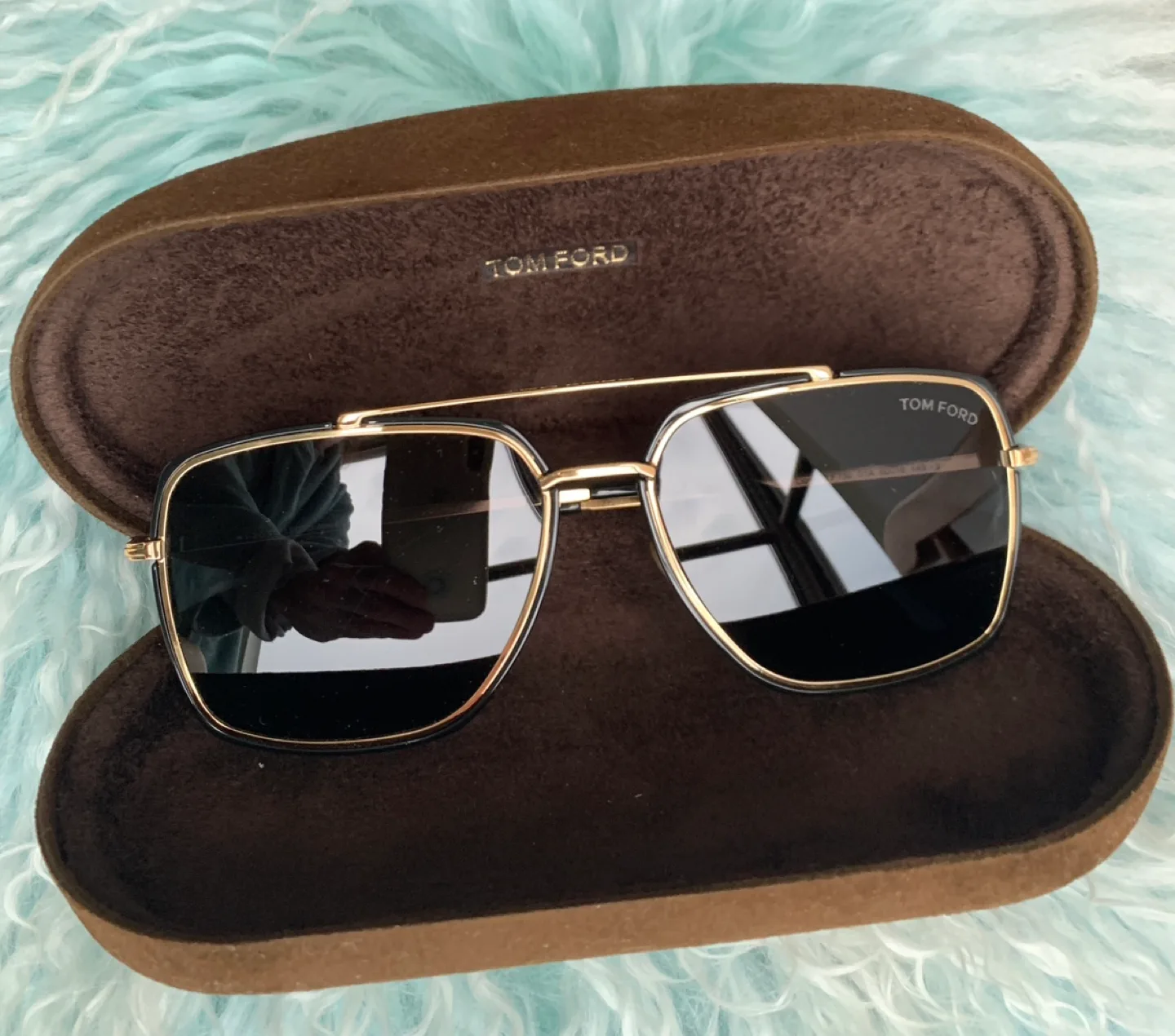 Tom Ford Sunglasses with Case image indicator(2)