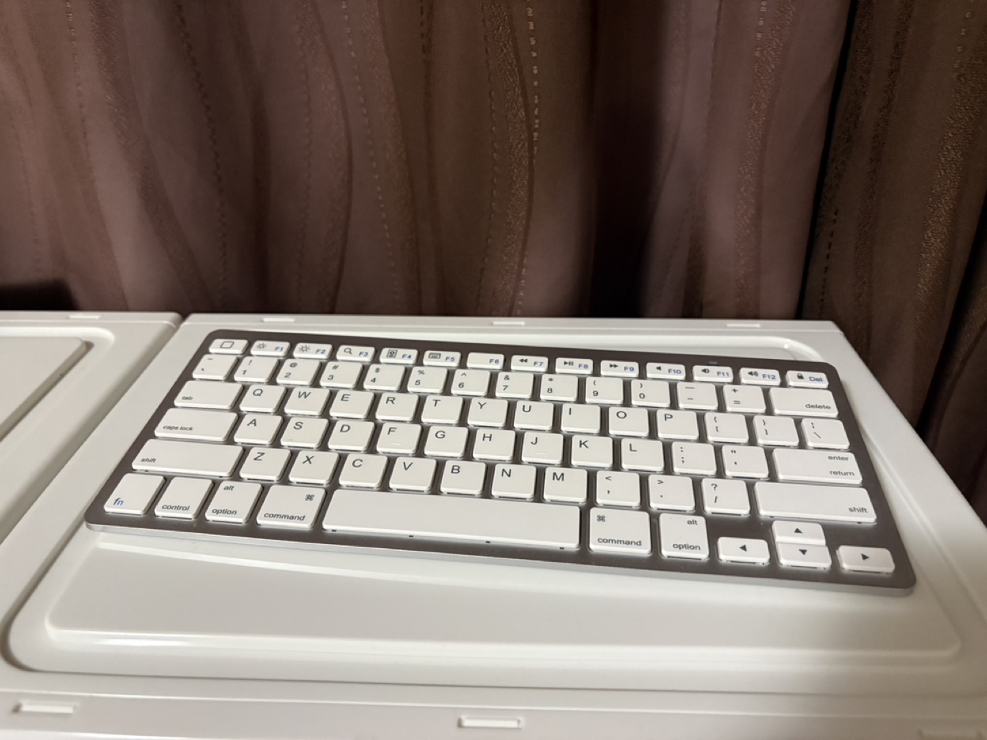 Wireless Bluetooth Keyboard - photo 2