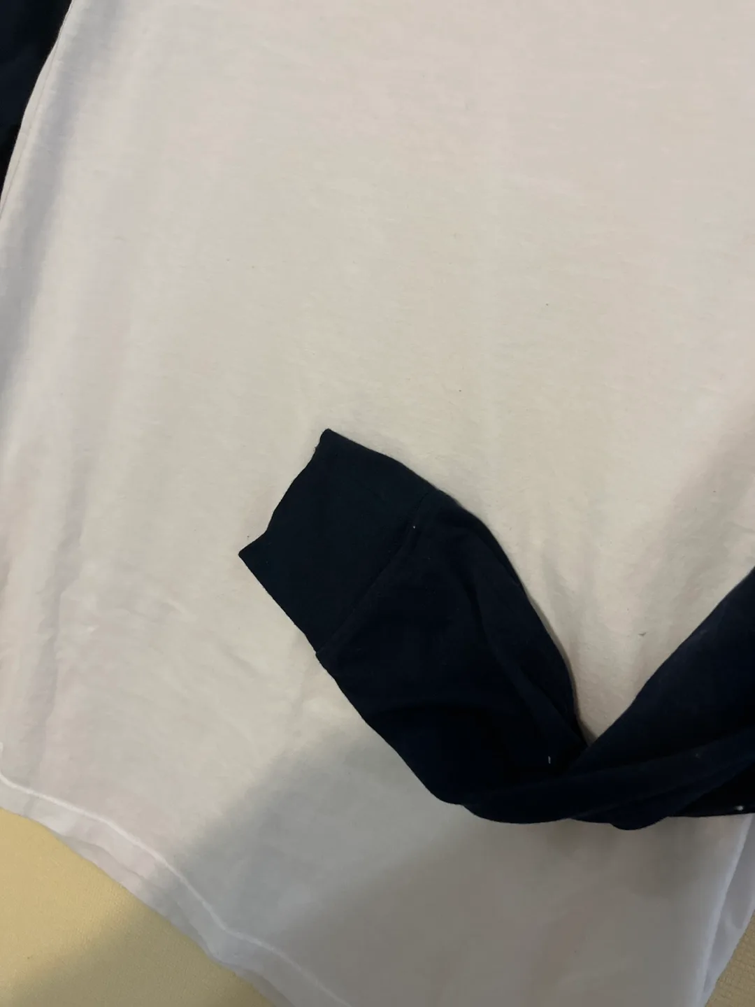 Old Navy Men's Baseball Long Sleeve T-Shirt image indicator(4)