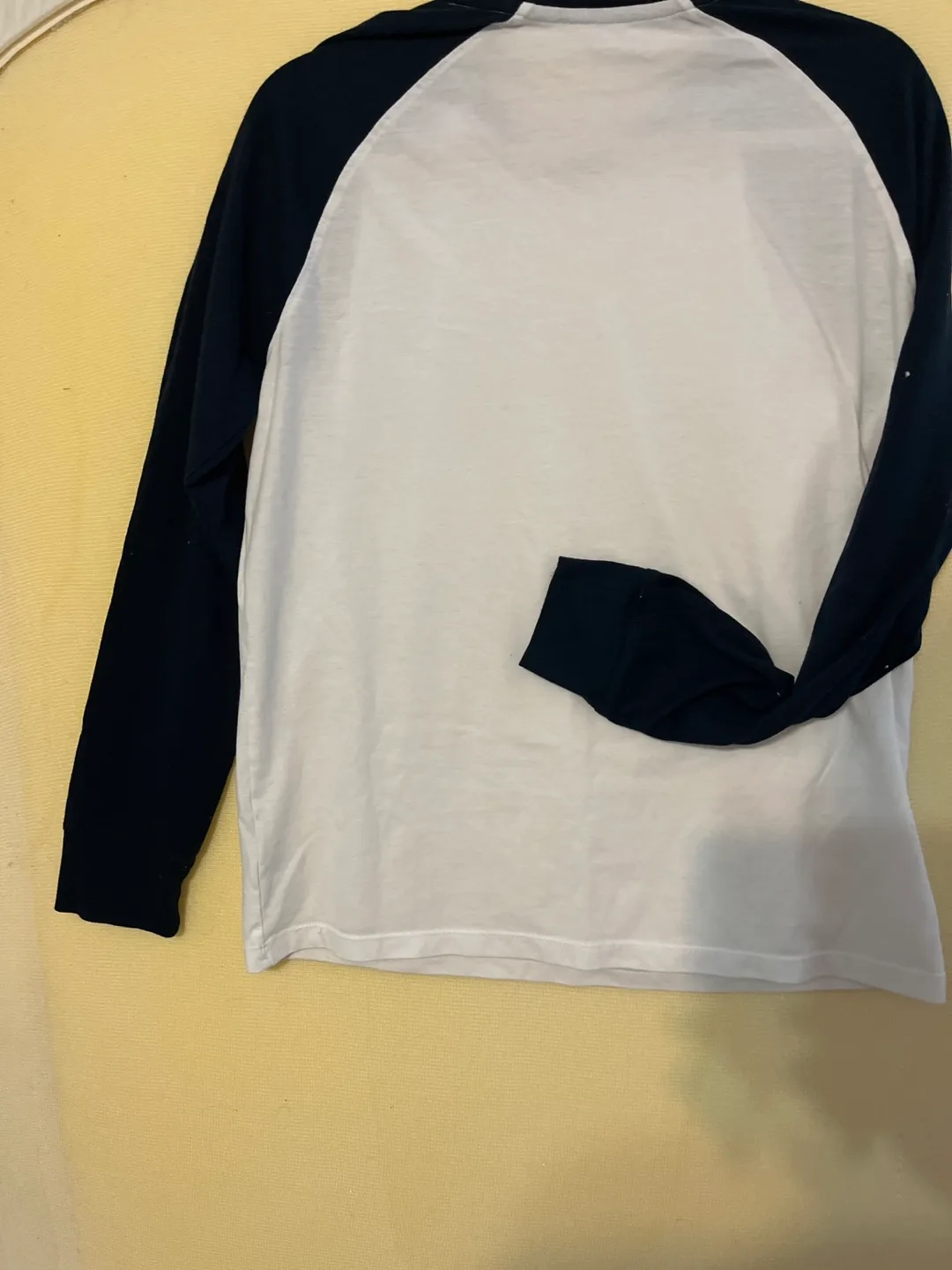 Old Navy Men's Baseball Long Sleeve T-Shirt image indicator(3)