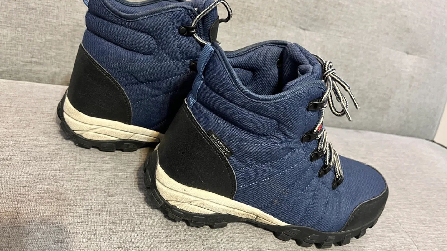 Women's Size 9 Thinsulate™ Insulated Hiking Boots image indicator(4)