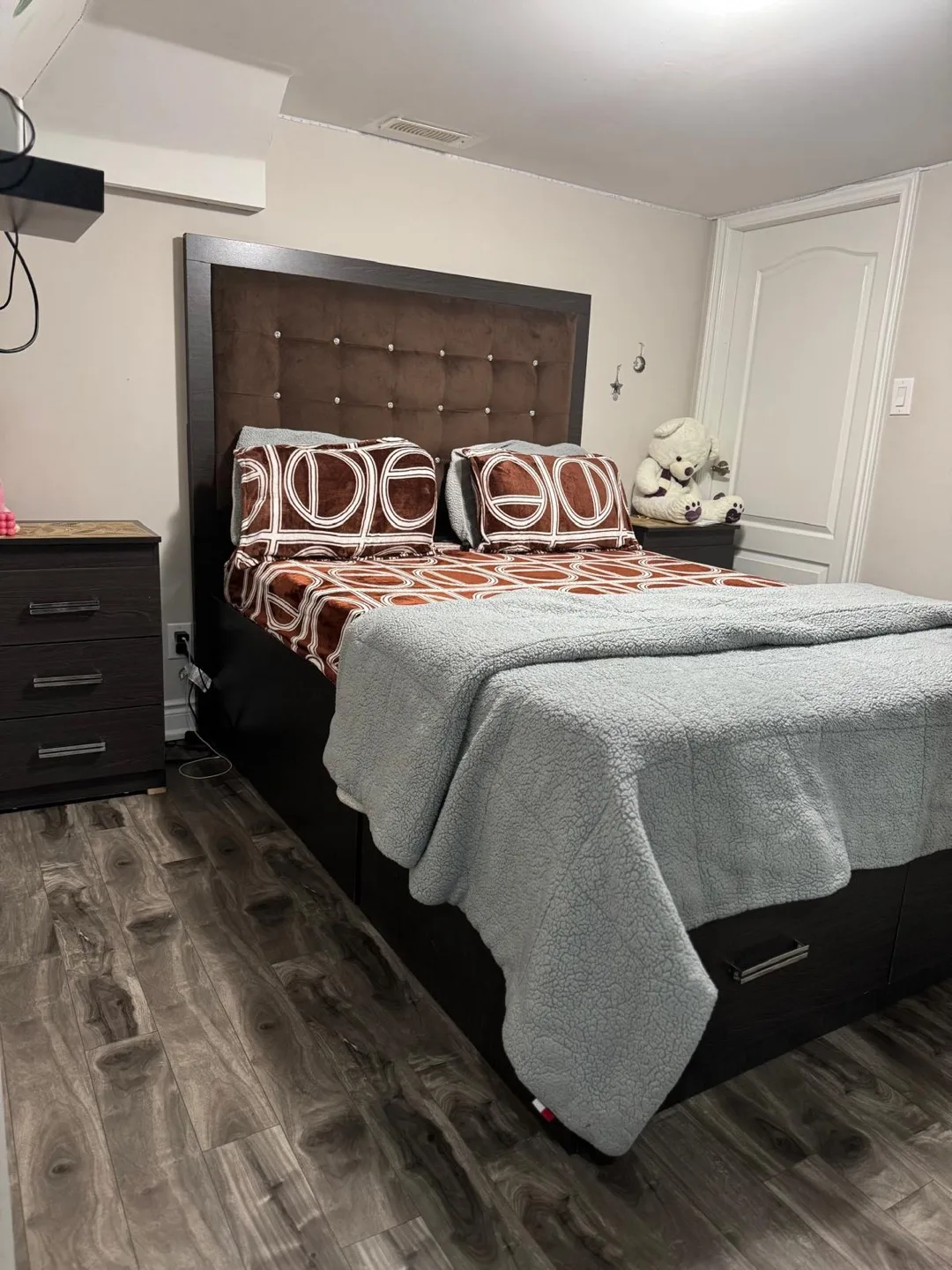 Queen Size Bed Frame with Headboard and Drawers image indicator(3)