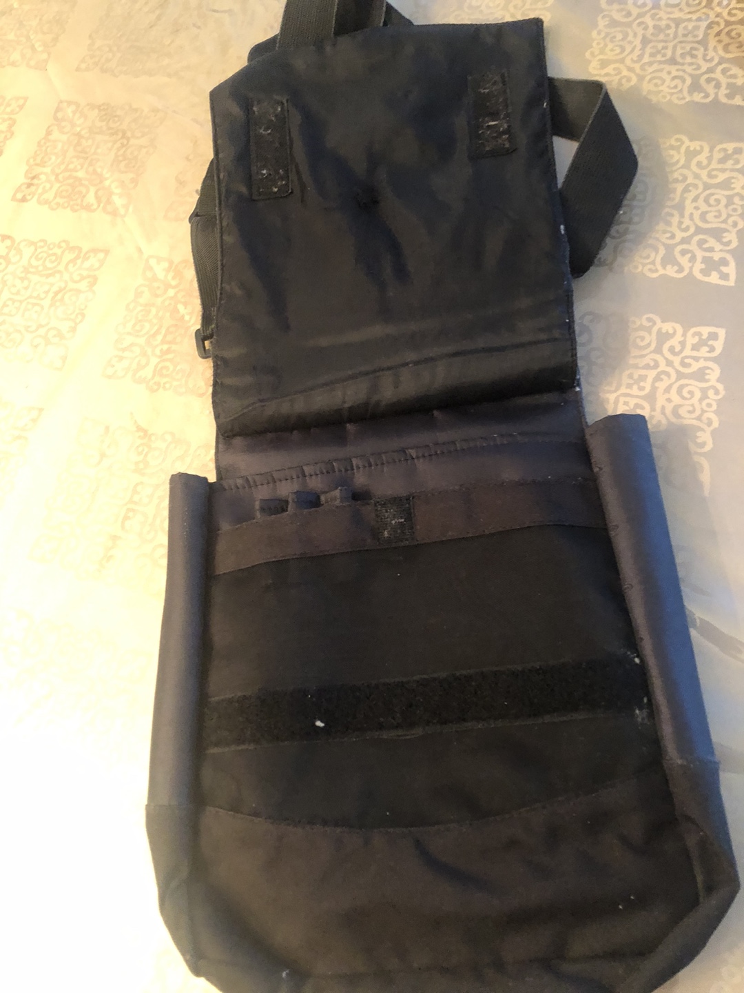 Chevegnion Black Shoulder Bag with Organizers