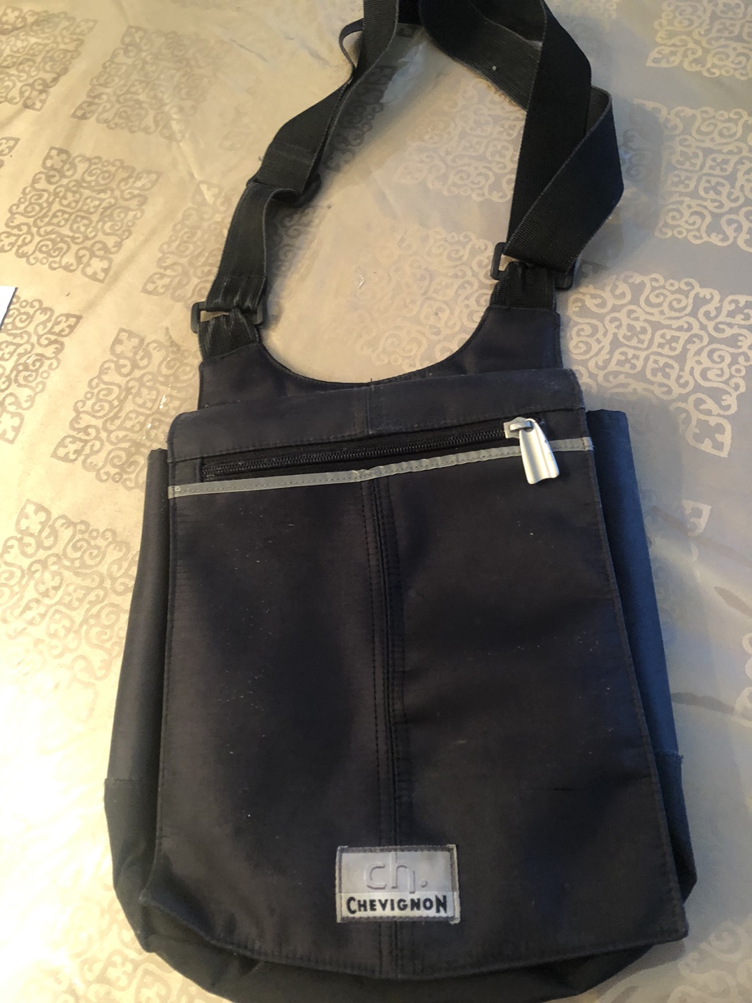 Chevegnion Black Shoulder Bag with Organizers - photo 2