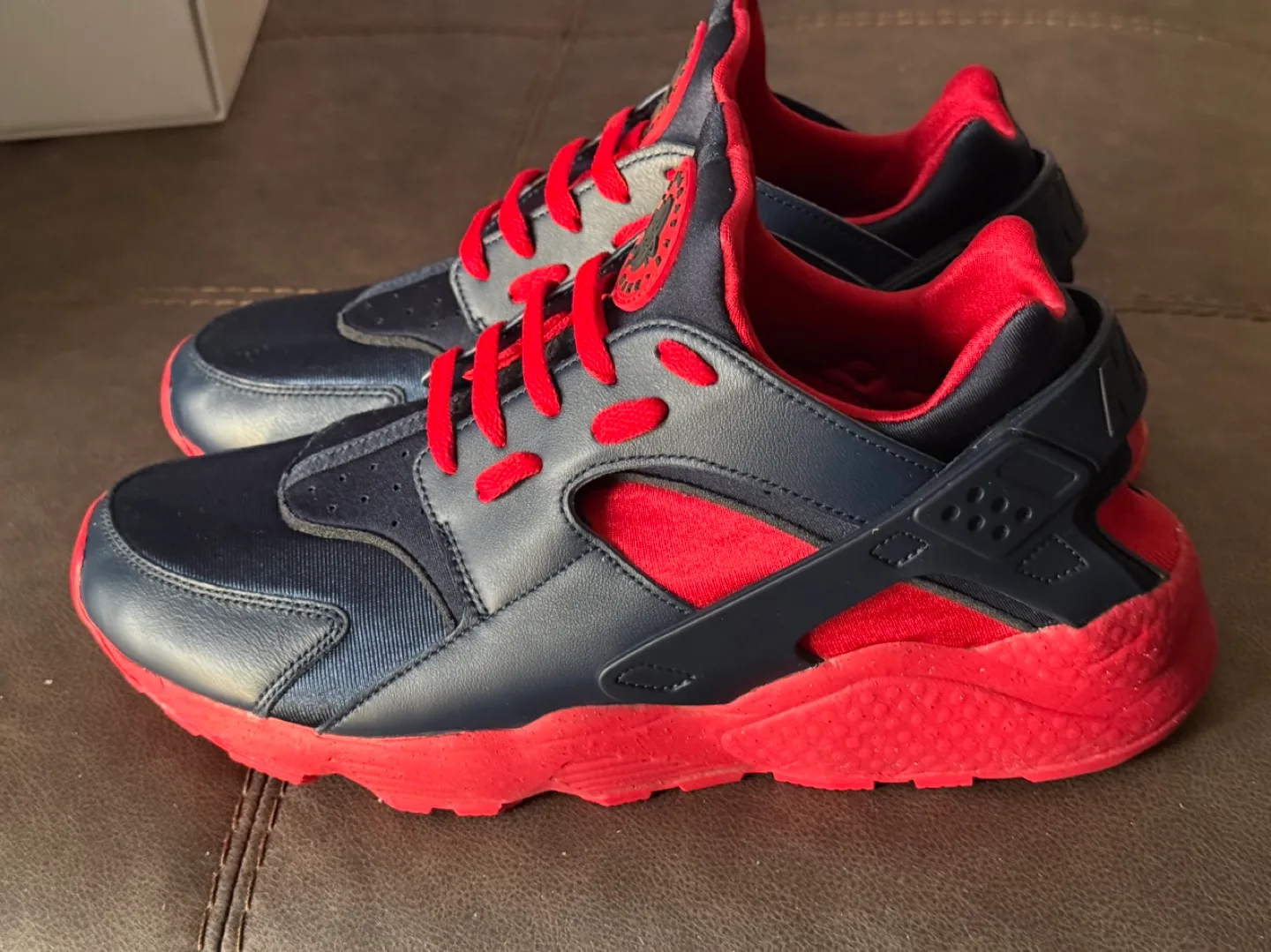 Nike Air Huarache Men's Size 13 Sneakers image indicator(2)