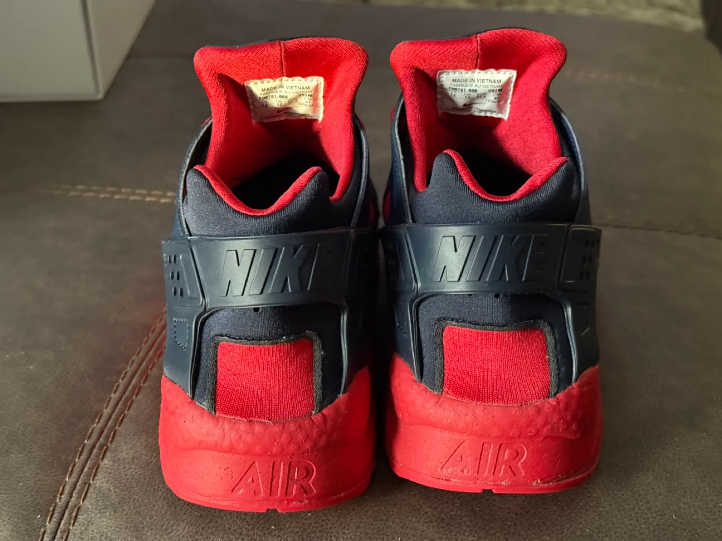 Nike Air Huarache Men's Size 13 Sneakers image indicator(3)