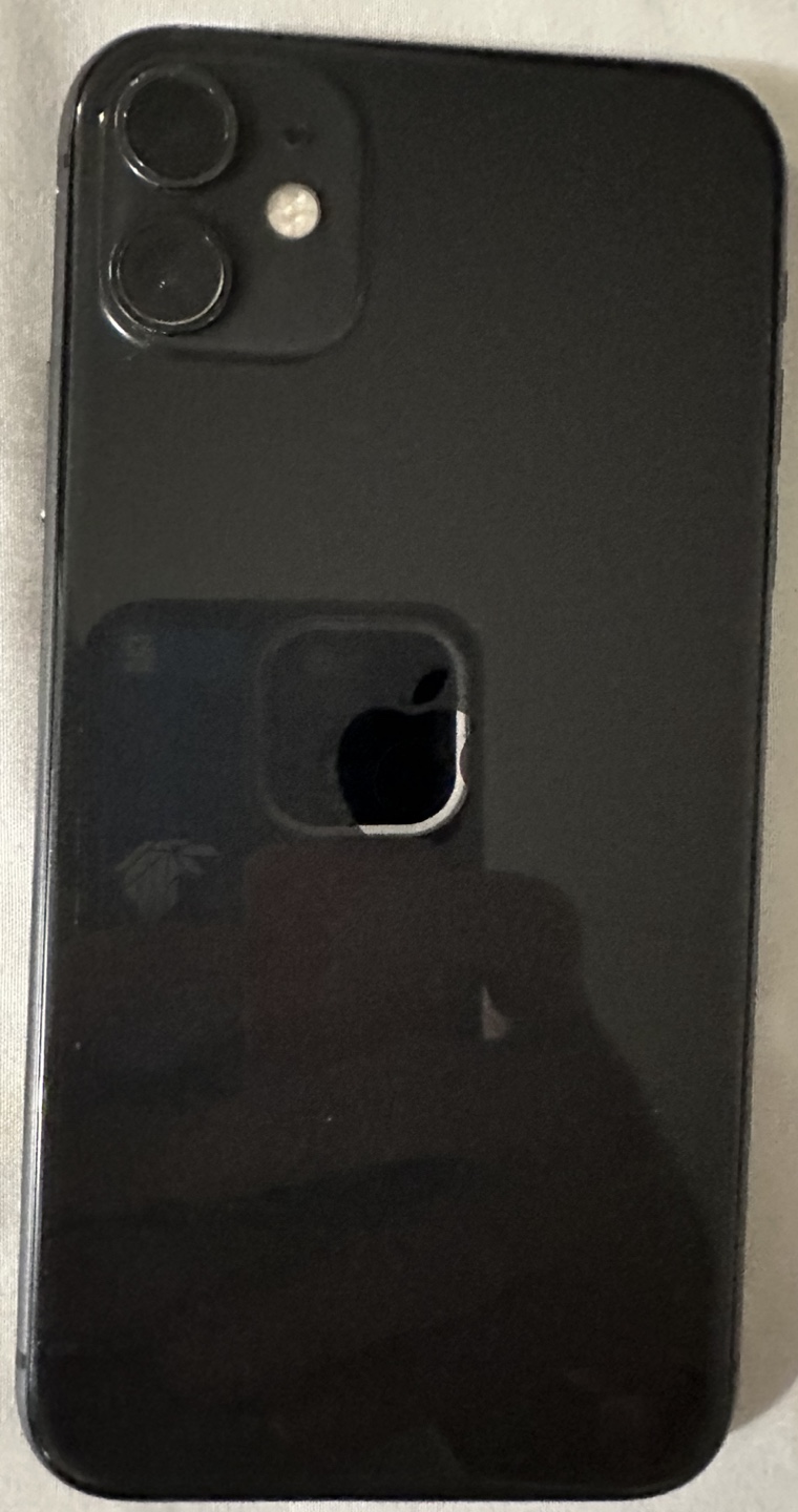 iPhone 11 - photo 2
