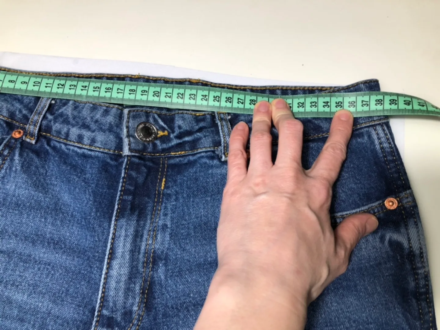 Zara Women's Dark Wash Straight Leg Jeans image indicator(4)