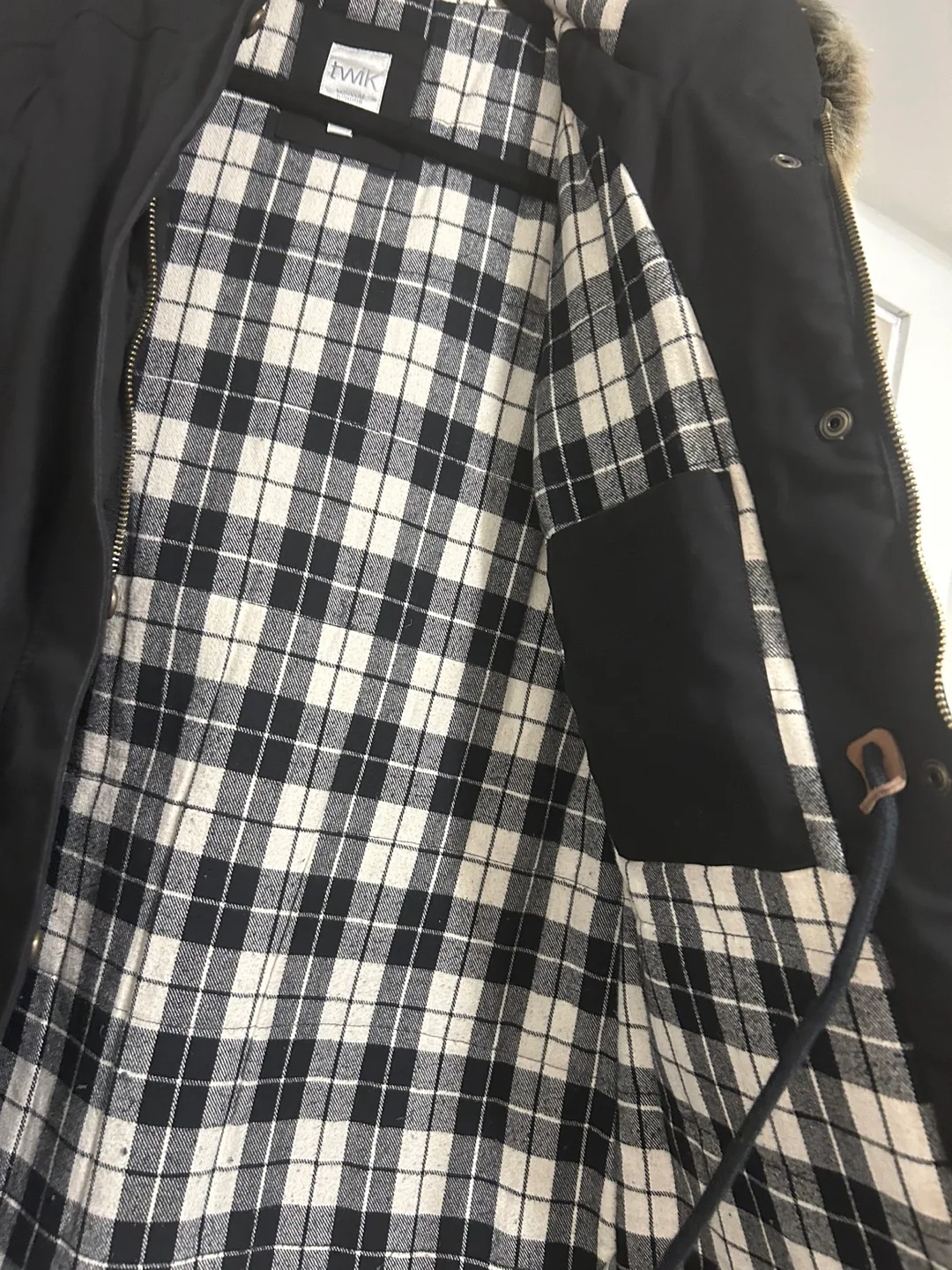 Twik Women's Black Winter Parka with Faux Fur Hood image indicator(6)