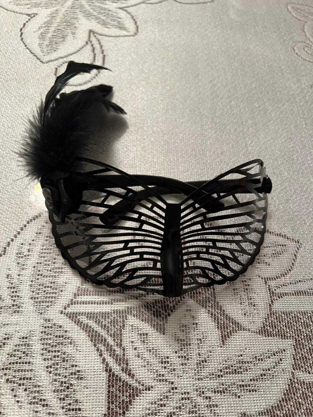 🥕Black Feather Mask with Skull Detail image indicator(3)