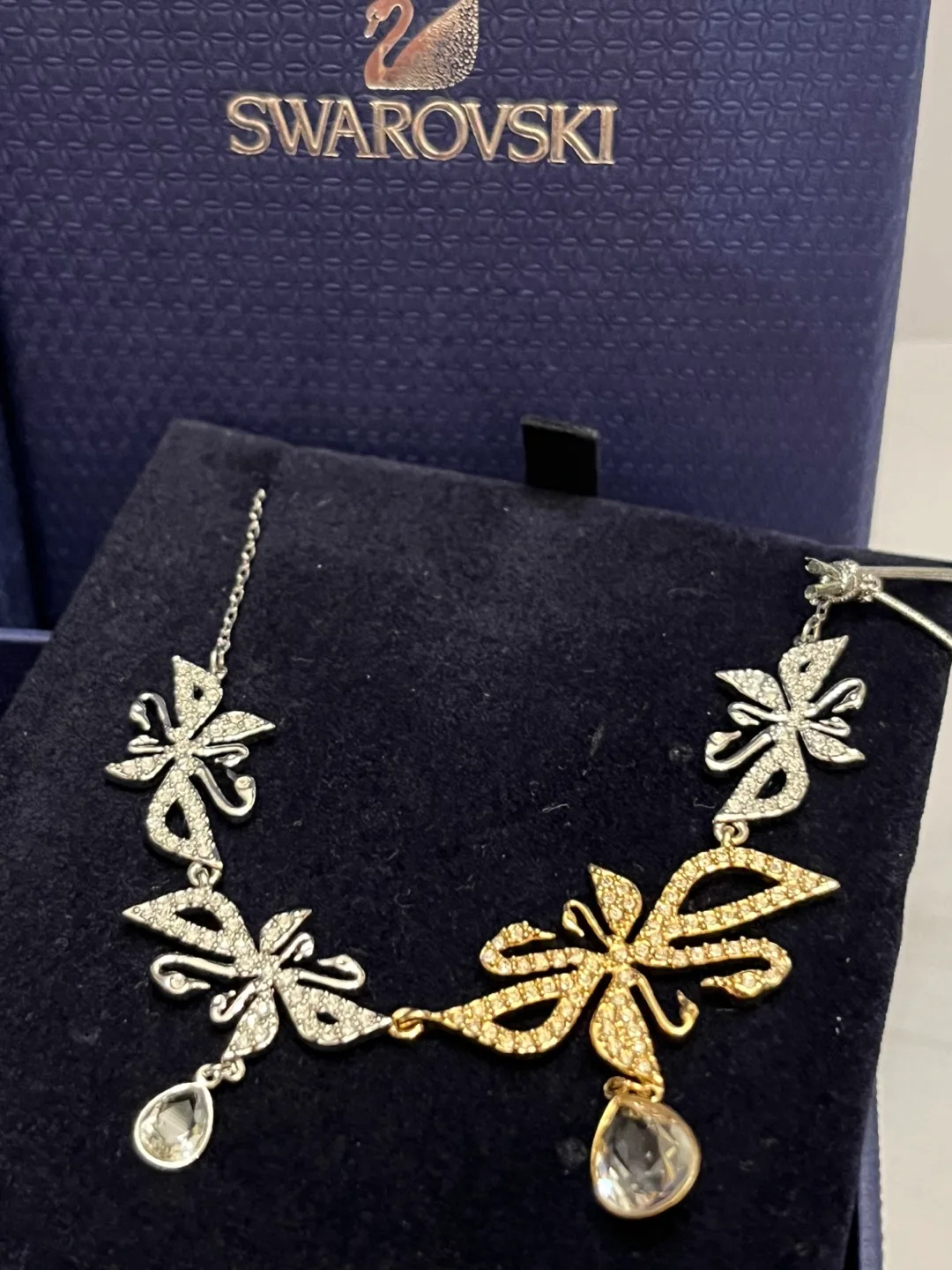 New Swarovski Silver and Gold Tone Necklace image indicator(5)