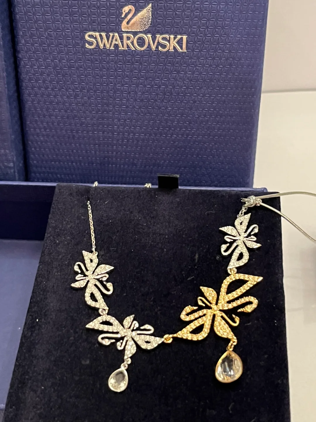 New Swarovski Silver and Gold Tone Necklace image indicator(4)