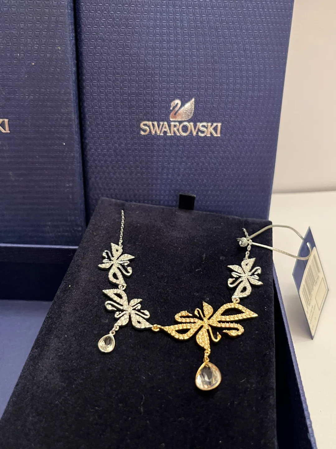 New Swarovski Silver and Gold Tone Necklace image indicator(8)