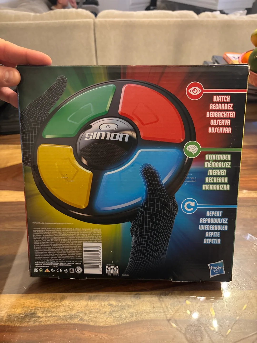 🏈 Hasbro Gaming Simon Electronic Game image indicator(3)