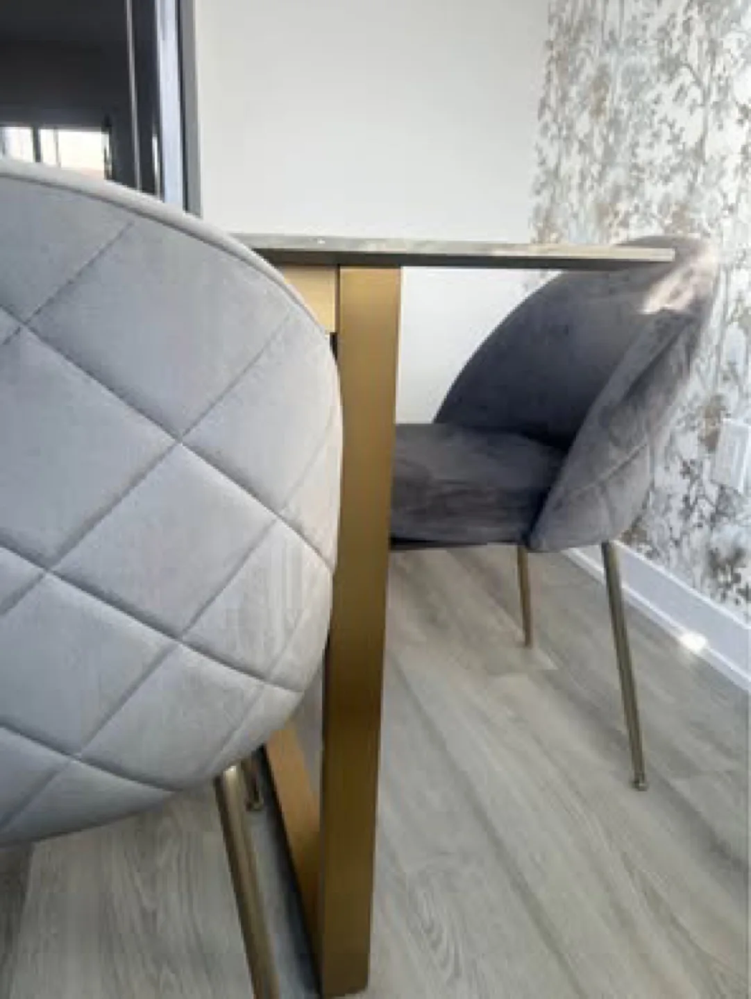 Modern Dining Table Set with 6 Grey Velvet Chairs image indicator(3)