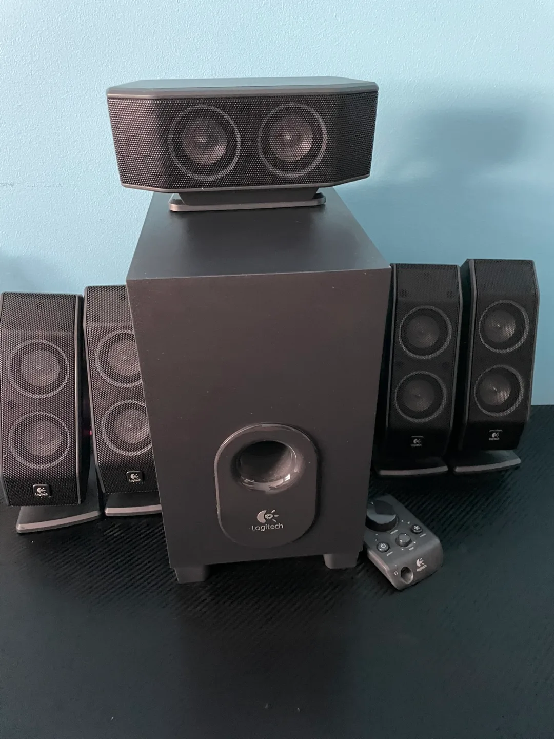 Logitech X-540 5.1 Surround Sound Speaker System thumbnail