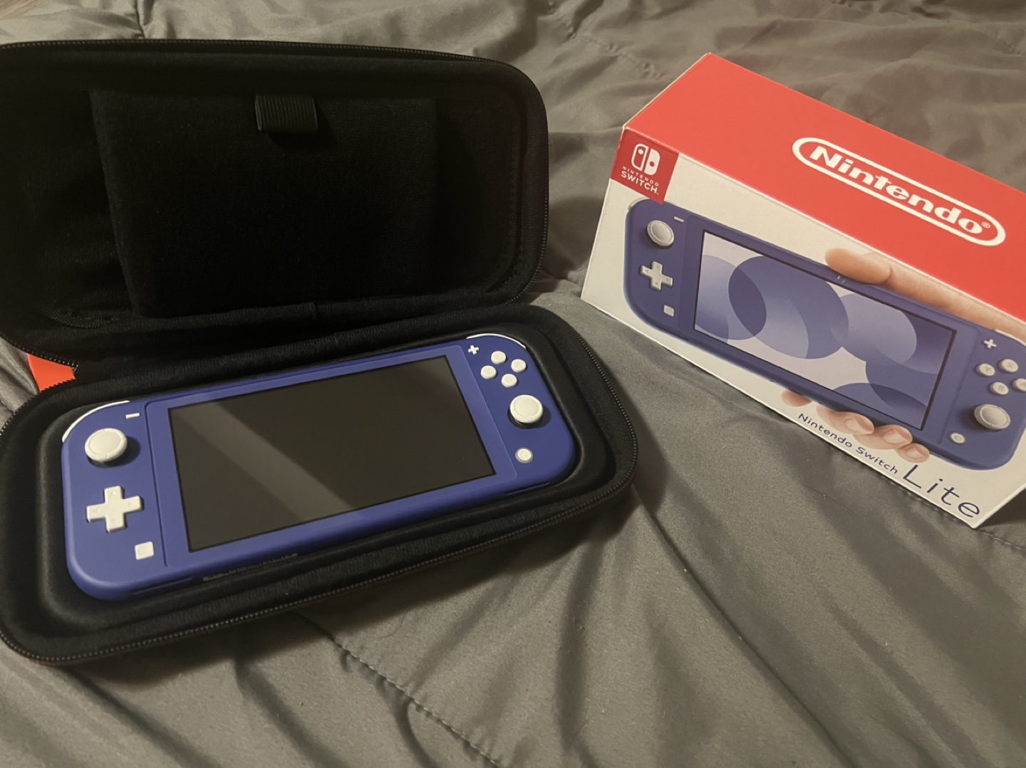 SWITCH LITE w/ case and box