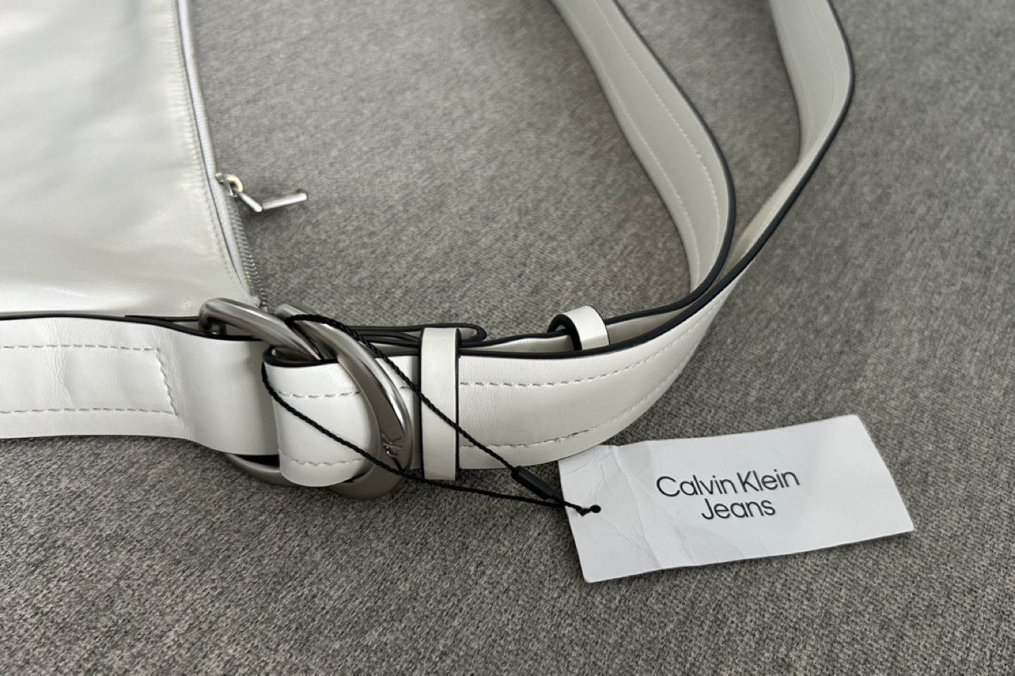 Calvin Klein Jeans White Half-Moon Crossbody Bag - photo 3