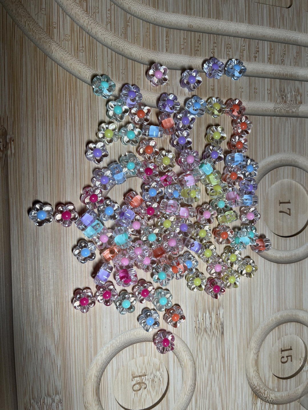 100 pcs Pastel Flower or star Beads - Bulk Lot - photo 4