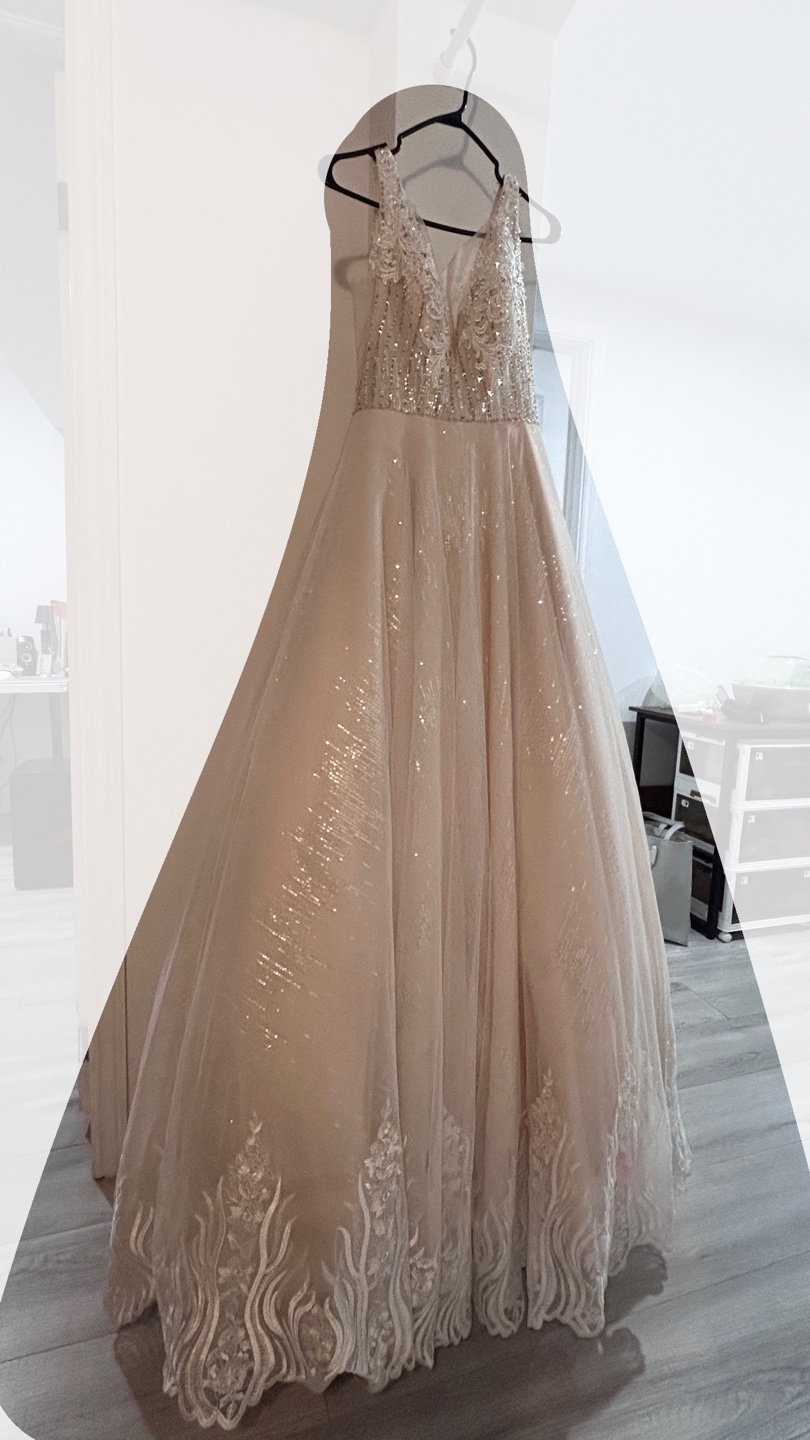 Stunning Champagne-coloured Ballgown