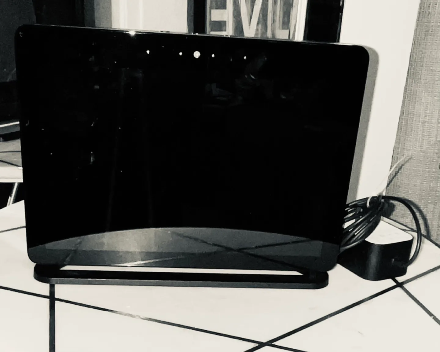 Amazon Echo Show 8 (2nd Generation) Smart Display image indicator(7)