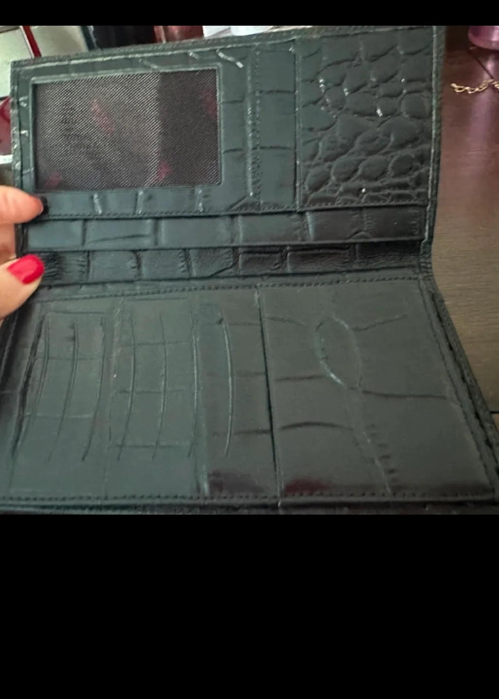 Black Crocodile Leather Wallet image indicator(3)