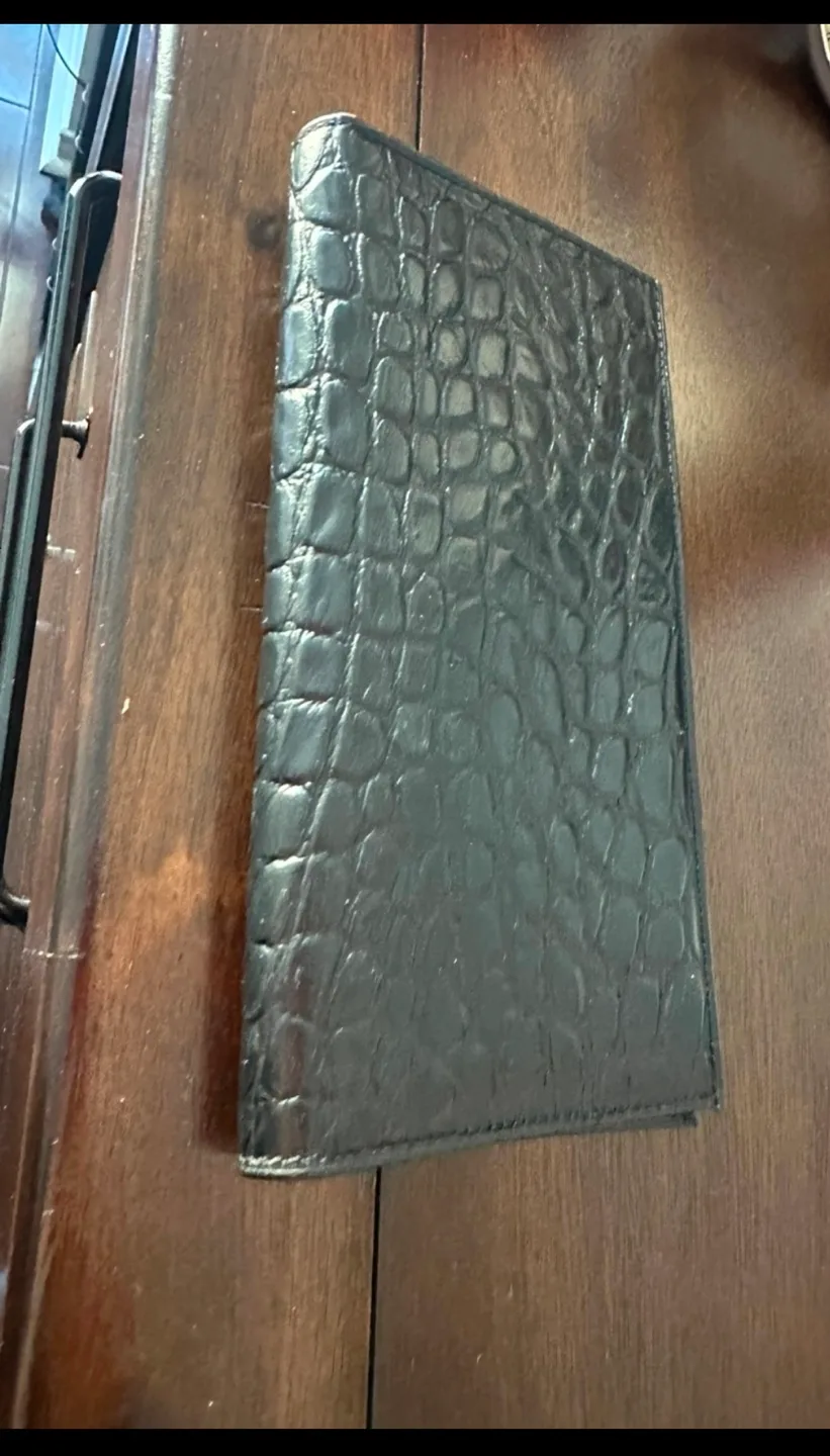 Black Crocodile Leather Wallet image indicator(2)