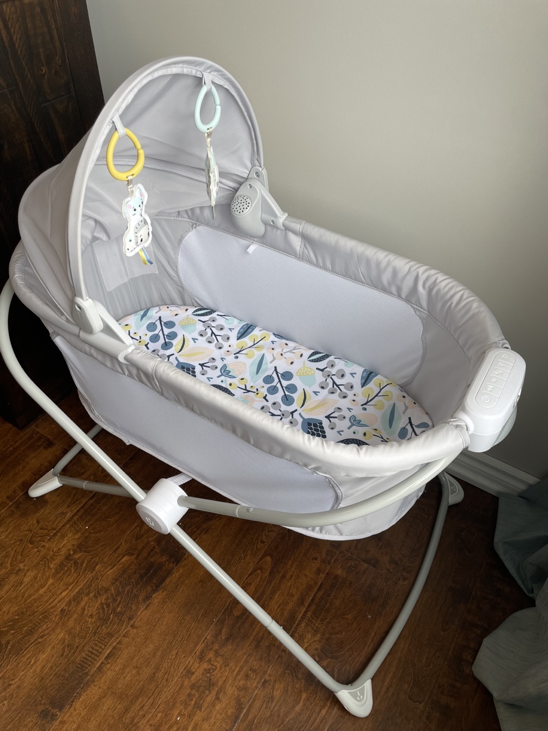 Graco Simple Sway Bassinet