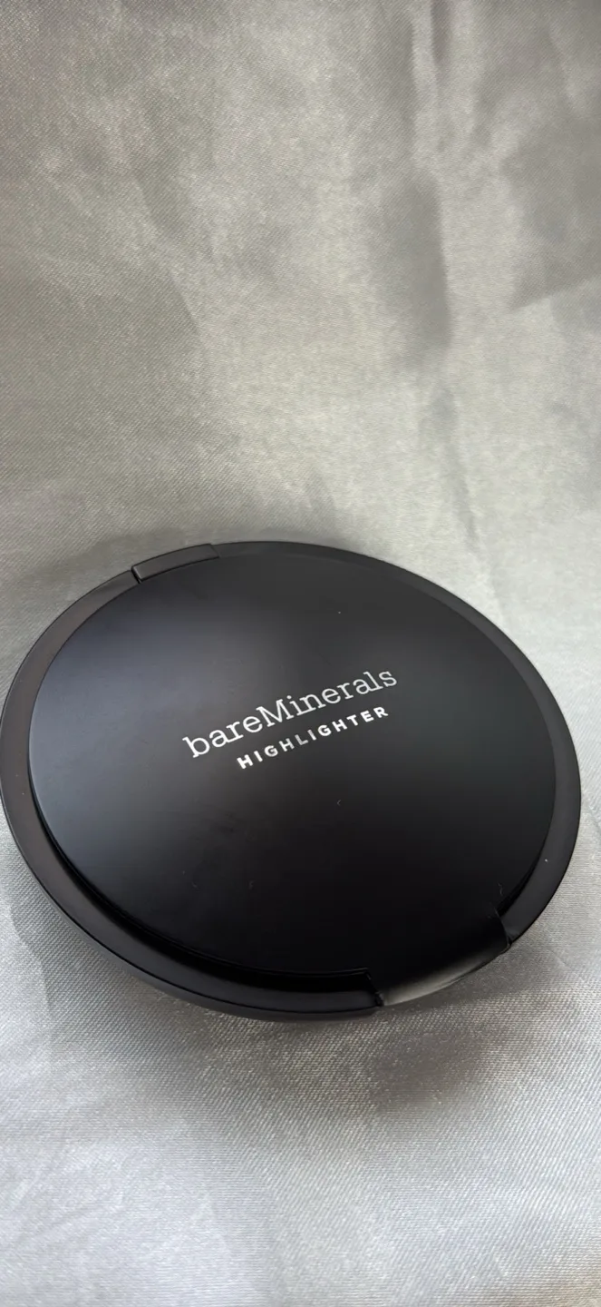 bareMinerals Endless Glow Pressed Highlighter - Joy (Peach Pink) image indicator(2)