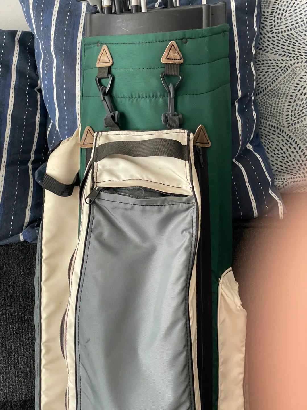 Vintage Golf Club Set with Bag image indicator(2)