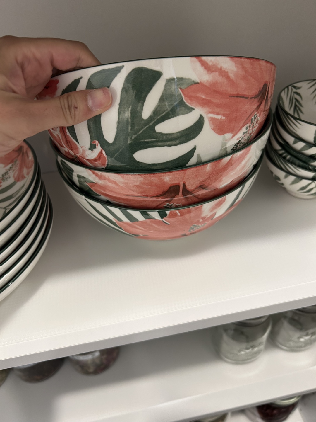 Beautiful Tropical-Themed Dinnerware Set - photo 2