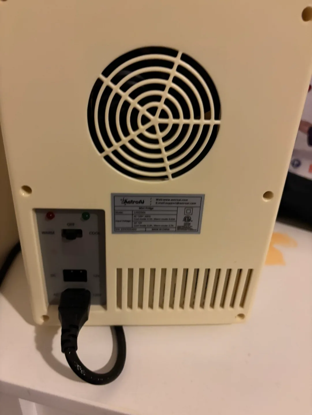 AstroAI Mini Fridge - Portable Cooler and Warmer image indicator(3)