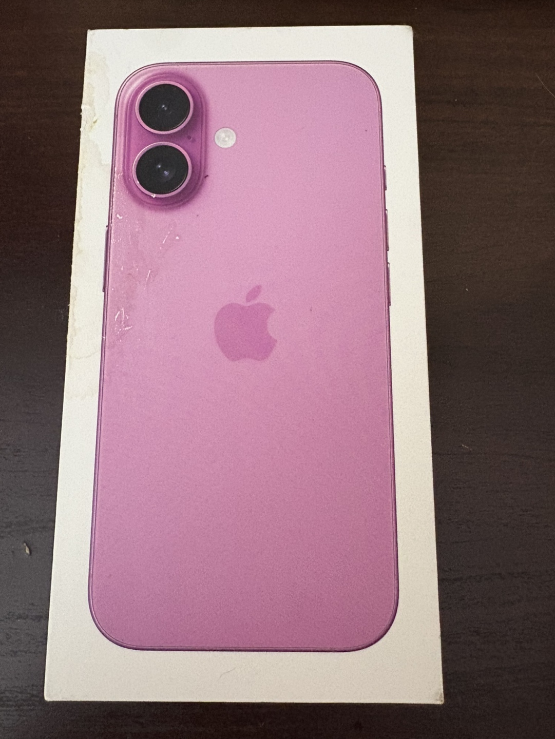 iPhone 16 with case - photo 5