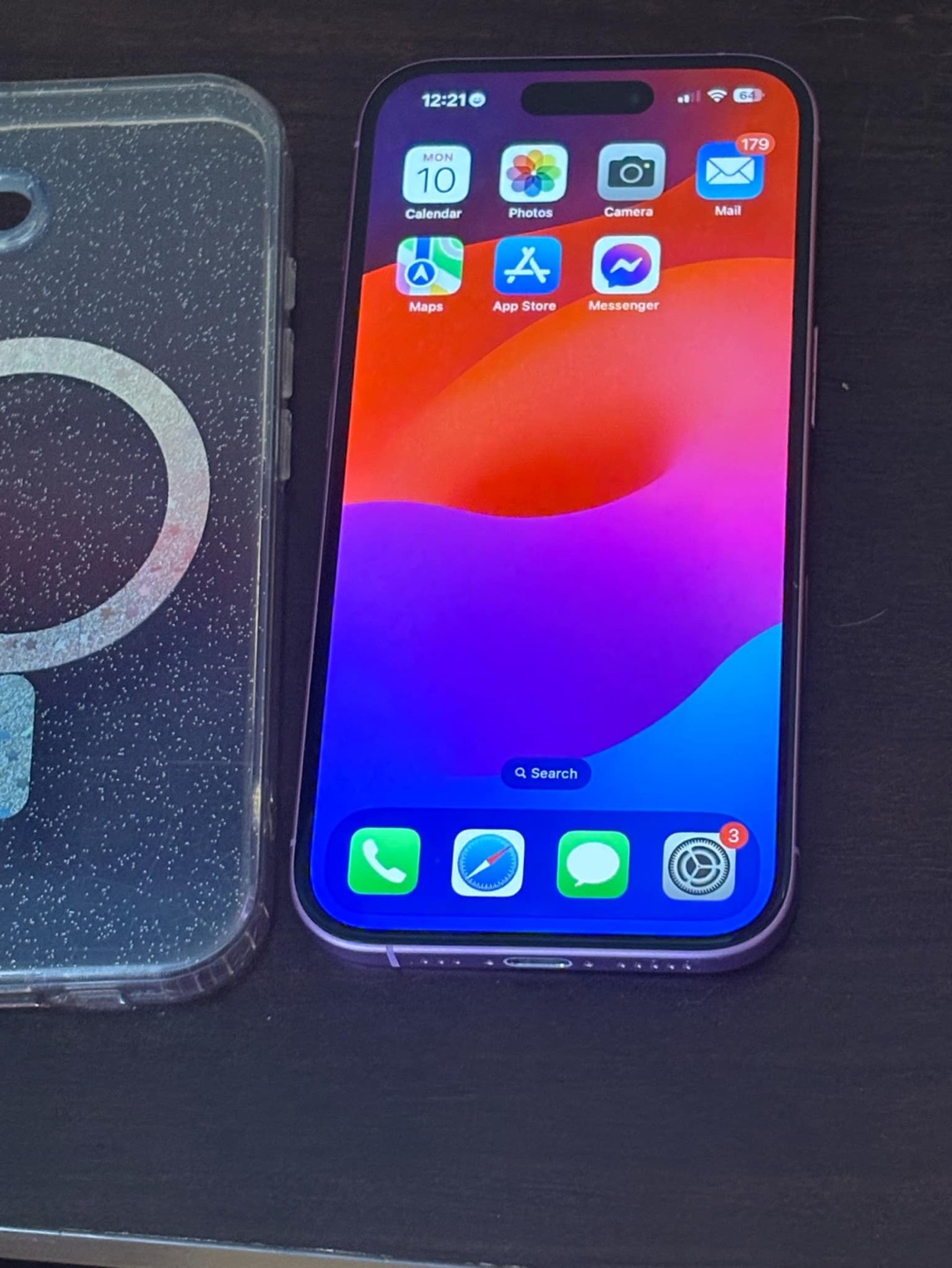 iPhone 16 with case - photo 2