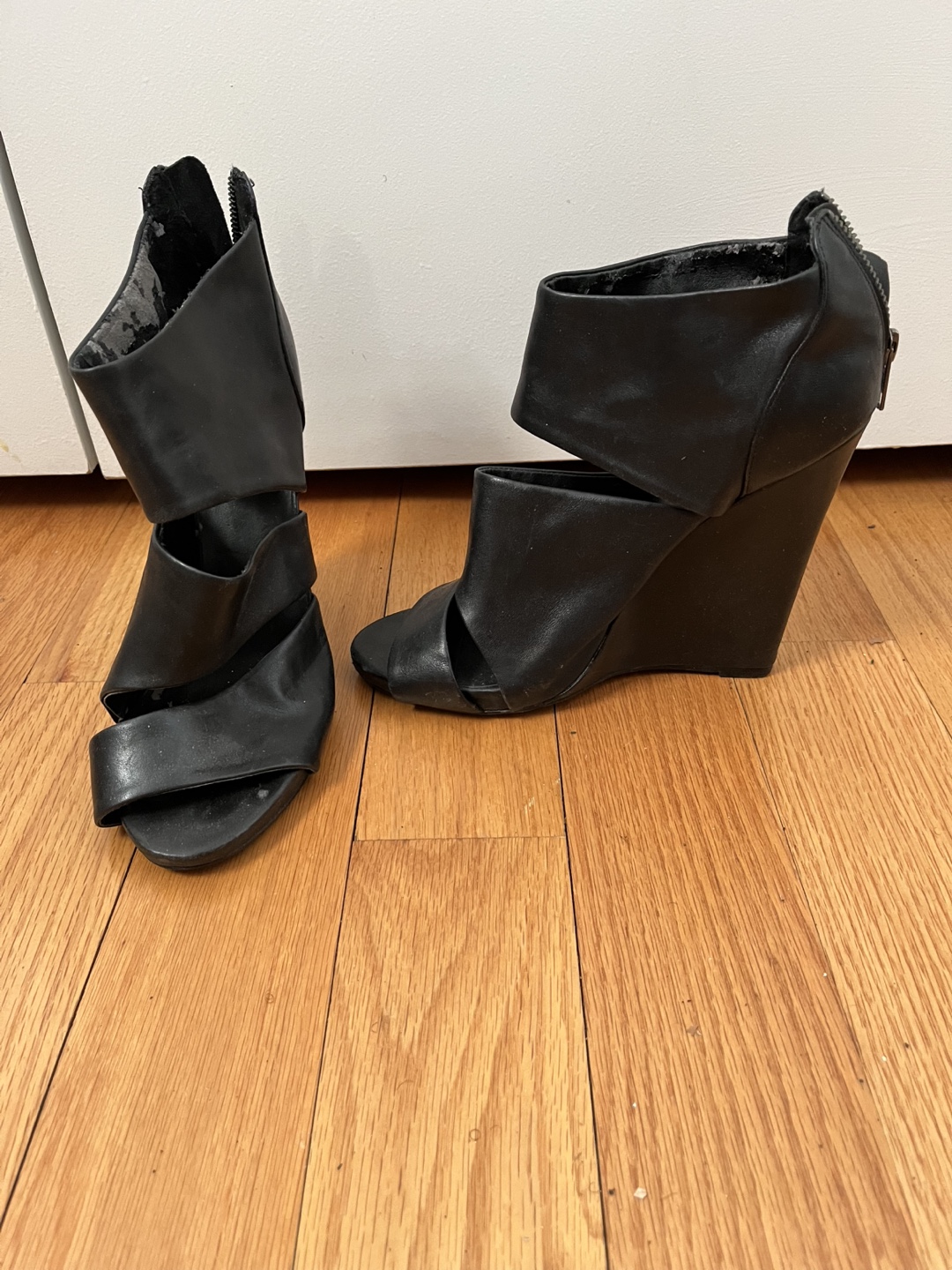 ALDO Black Leather Wedge Sandals Size 9