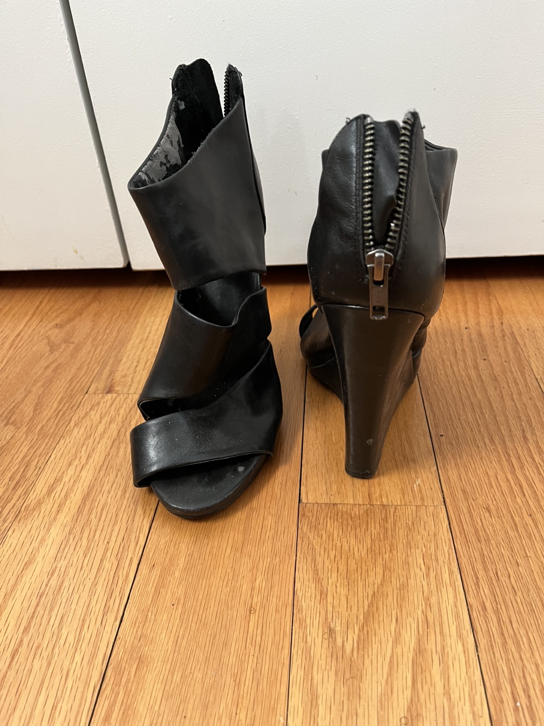 ALDO Black Leather Wedge Sandals Size 9 - photo 2