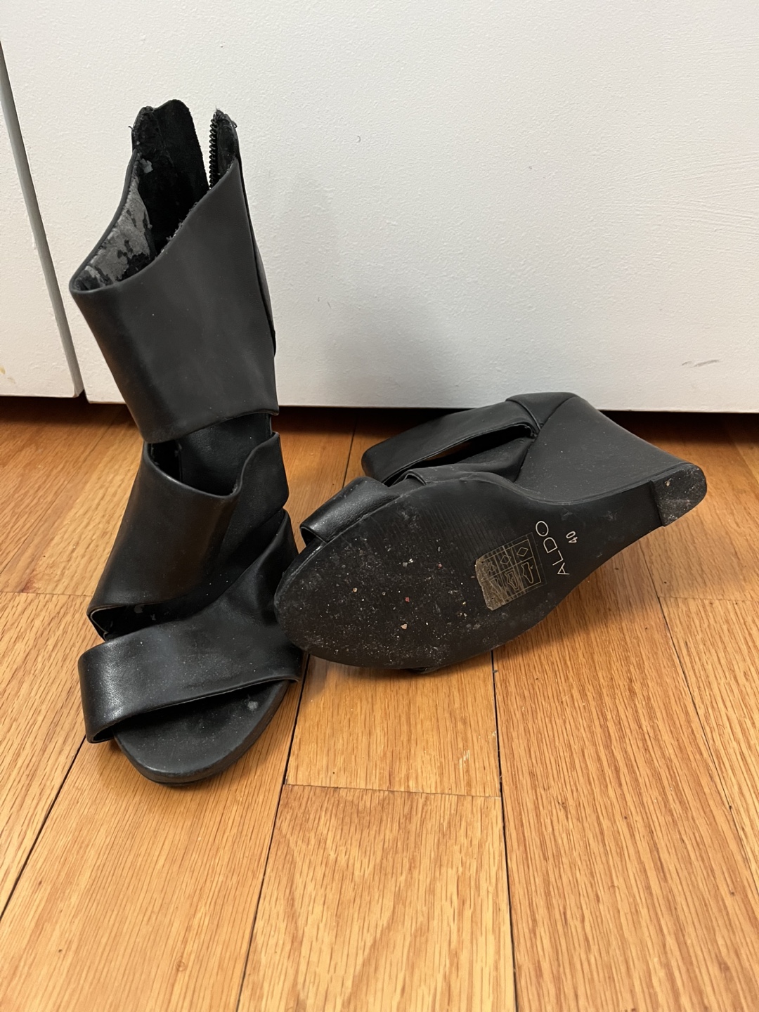 ALDO Black Leather Wedge Sandals Size 9 - photo 3
